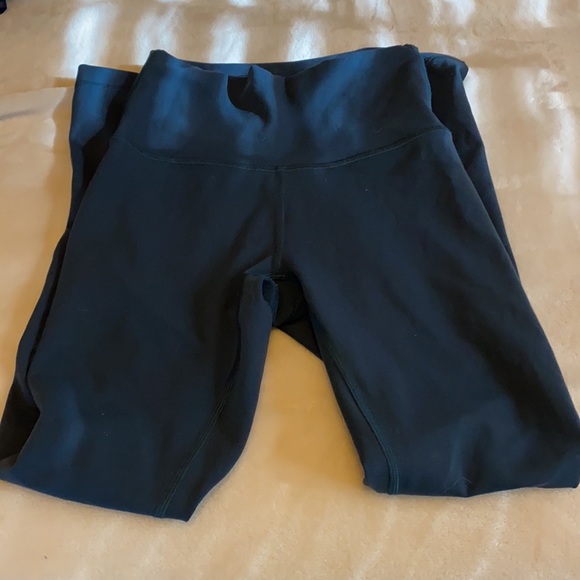Lululemon Wunder Under Leggings - Picture 3 of 3